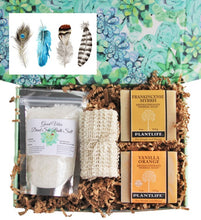 Load image into Gallery viewer, Natural Bath Set Gift Box - Feather Card - Gift Good Vibes
