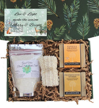 Load image into Gallery viewer, Love and Light - Natural Bath Set Gift Box - Gift Good Vibes